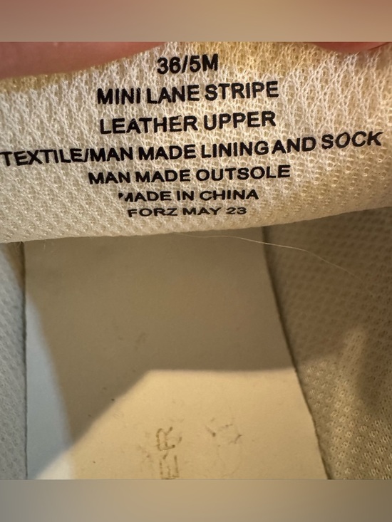 Kurt Geiger London—White/Rainbow Stripes Sneakers—Marked Sz 5–really a 6.5-7.5 - Picture 8 of 13